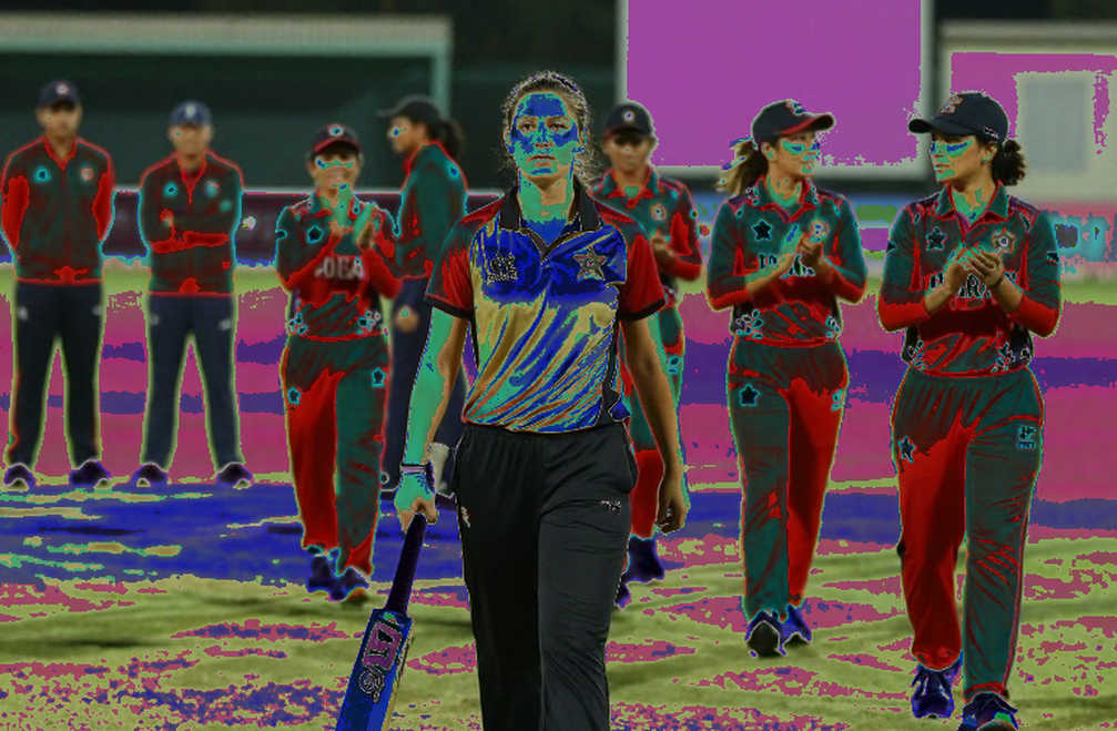 নিলামের হাতুড়ি আর এনওসি: বাংলাদেশের ফ্র্যাঞ্চাইজি অর্থনীতির আসল হিসাব